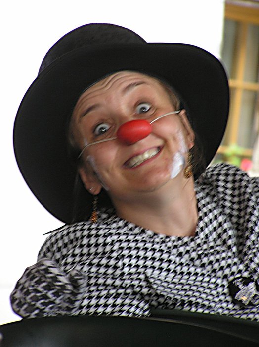 Sylvette, who danced Moral with us at the covered market place