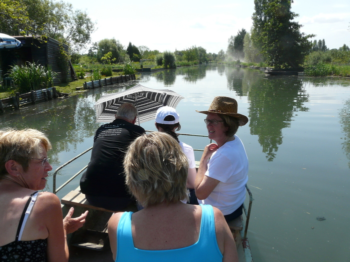 The Marais is a bit like a huge set of allotments, with gardens as well as vegetable crops, and many of them are accessible only by boat. Ron, Rose, Glen and Holly went with their hosts for a picnic lunch here.