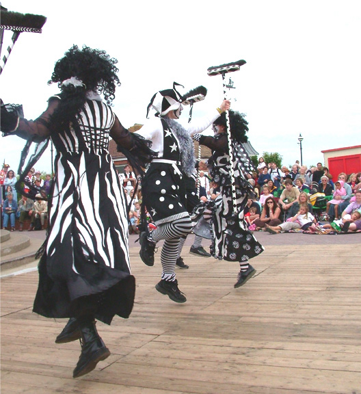 (New Broom Dance) Broadstairs, Augist 2005