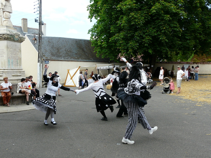 Pig Dyke dancing at the mediaeval fair