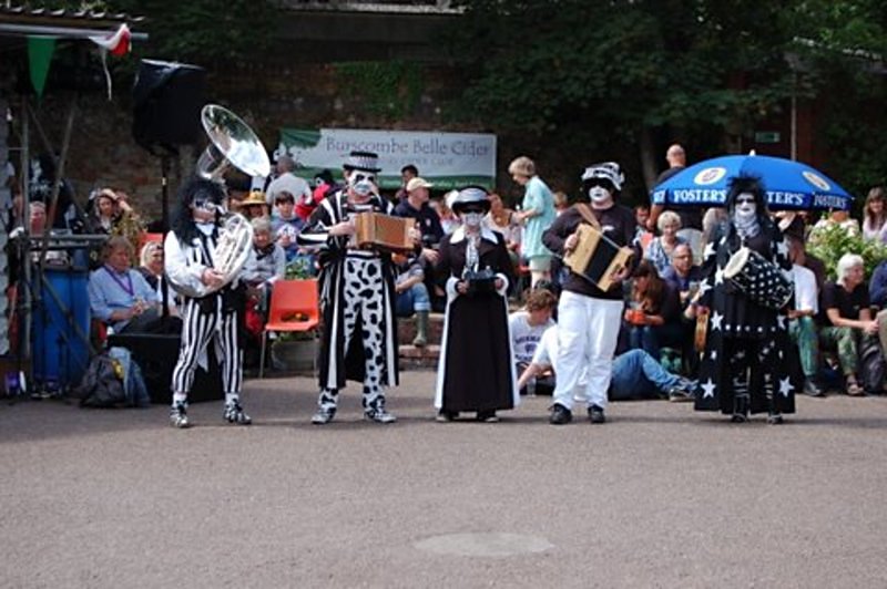 The band, Anchor Gardens afternoon ceilidh display dance spot