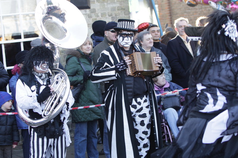 Whittlesea Straw Bear 2012 in the Market Place
Band - Dave and Anahata
Photo by David Muscroft