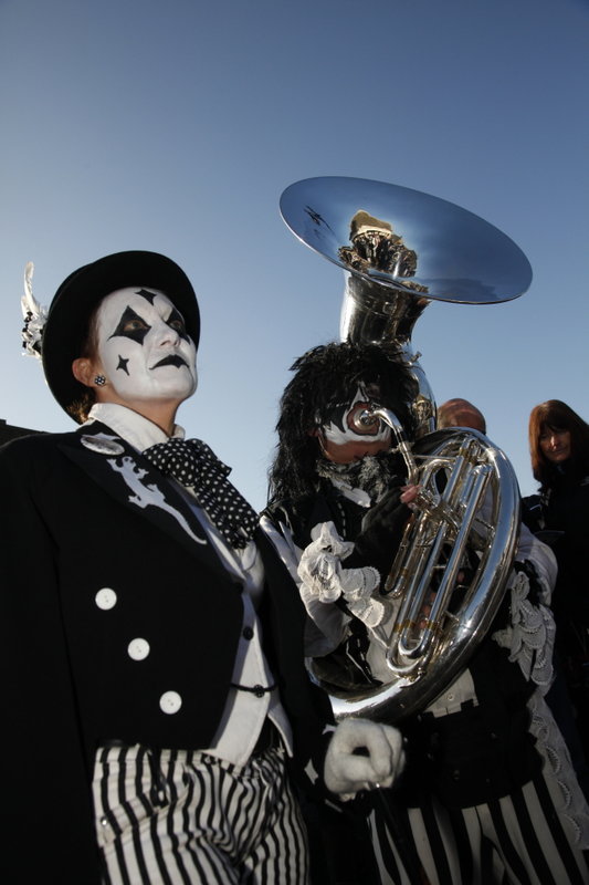 Whittlesea Straw Bear 2012 in the Market Place
Philippa and Dave looking for stars...
Photo by David Muscroft