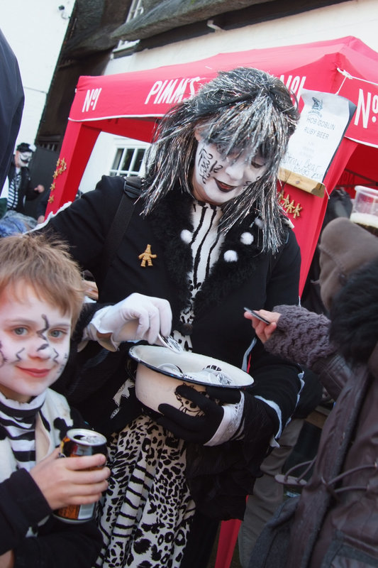 Straw Bear 2015 [photo: Mandy Chasney]