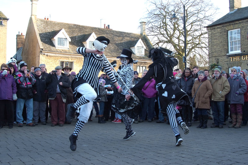 Straw Bear 2015 [photo: Mandy Chasney]